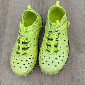 stride rite phibian water shoes size 11